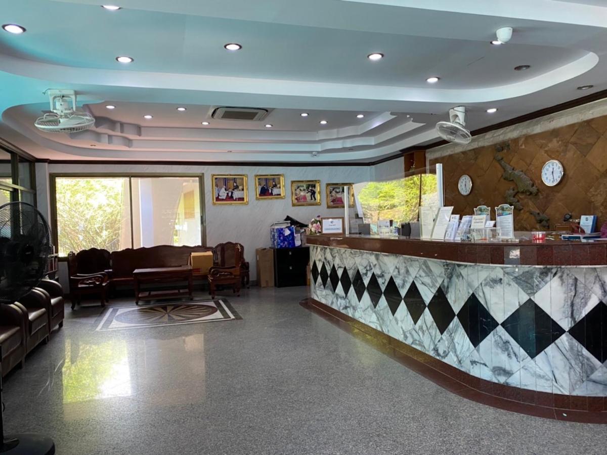 U Rip Resort Phi Phi Hotel Exterior photo