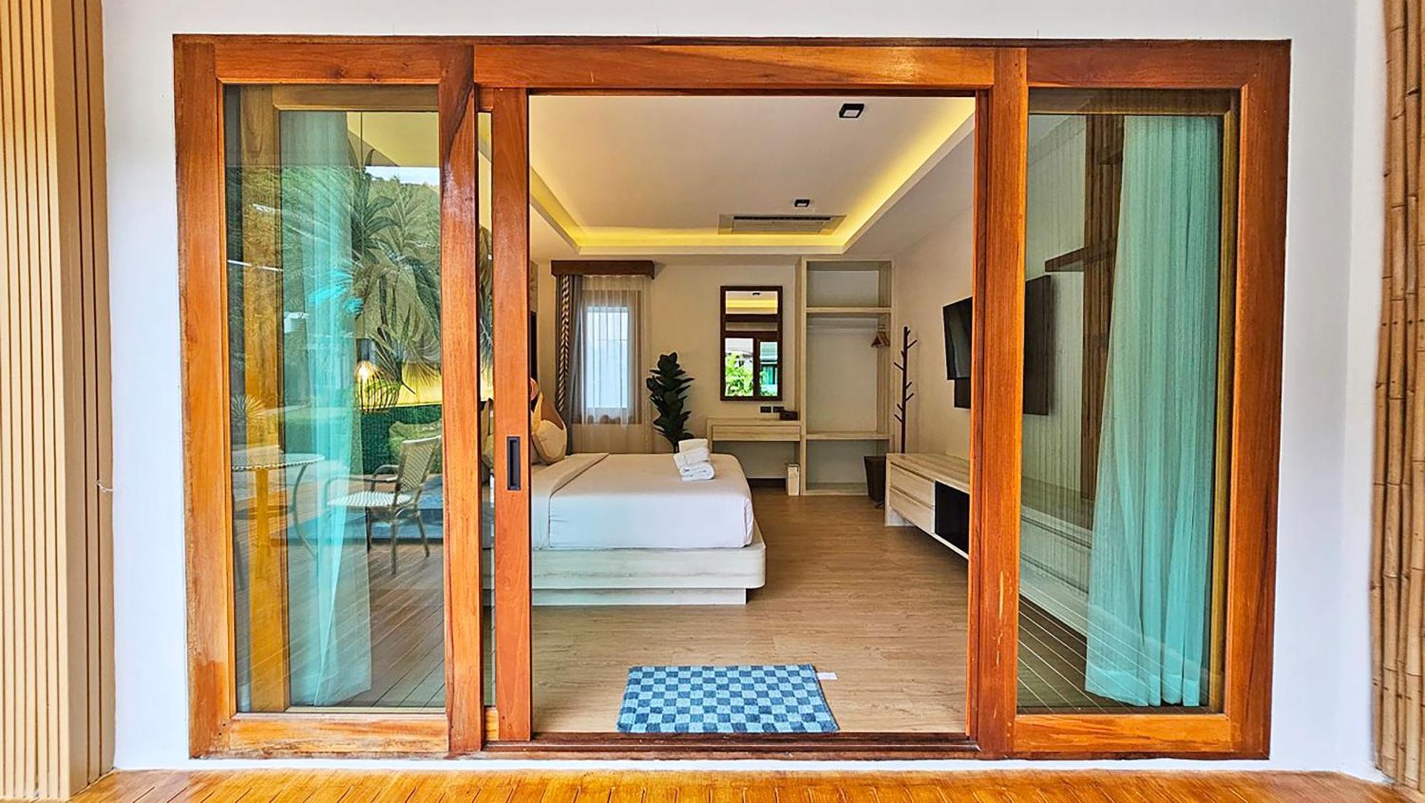 U Rip Resort Phi Phi Hotel Room photo